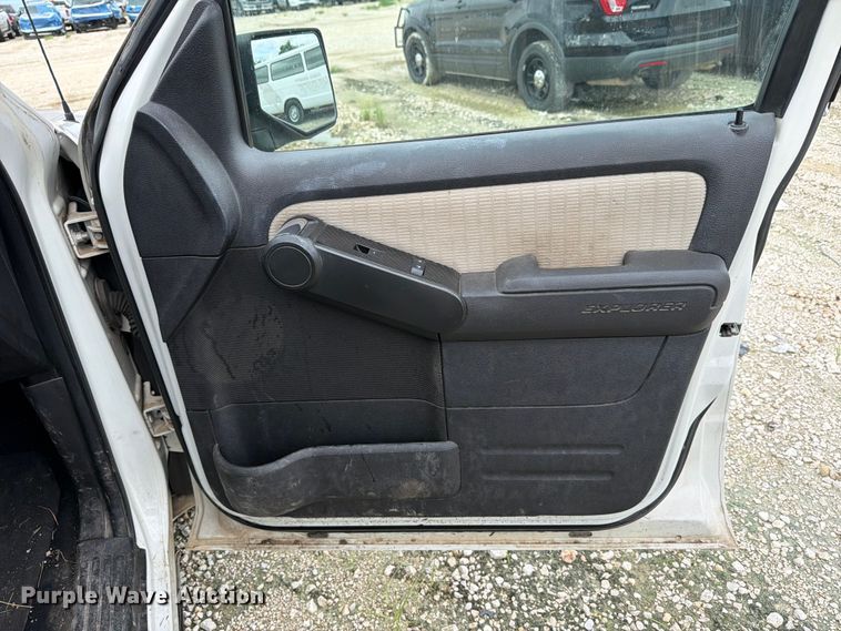 image for item YA3673 2008 Ford Explorer SUV