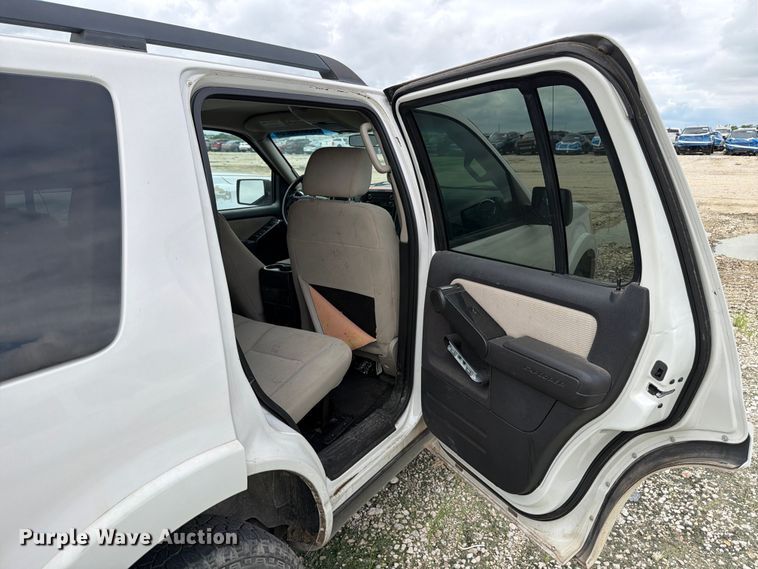 image for item YA3673 2008 Ford Explorer SUV