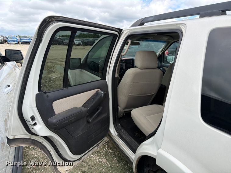 image for item YA3673 2008 Ford Explorer SUV