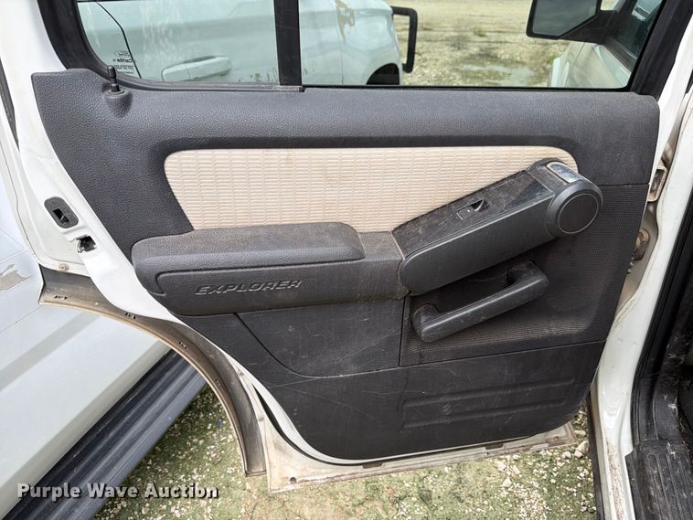 image for item YA3673 2008 Ford Explorer SUV