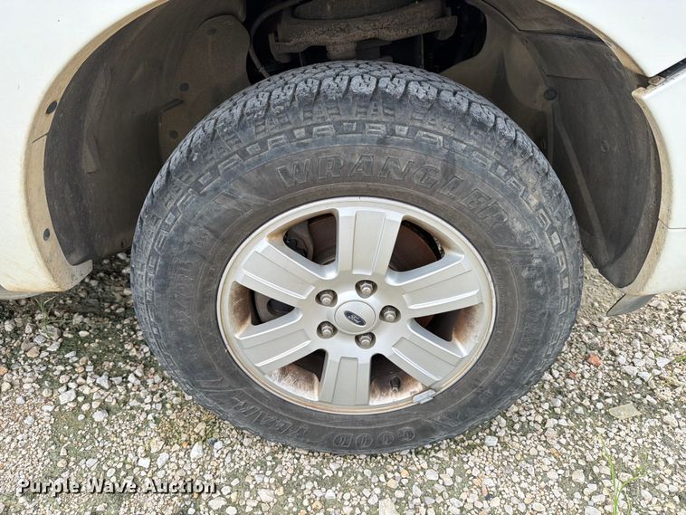 image for item YA3673 2008 Ford Explorer SUV