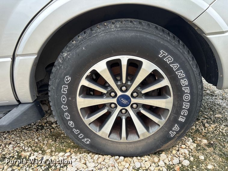 image for item YA3676 2015 Ford Expedition SUV