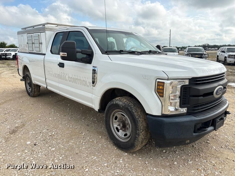 image for item YA3687 2018 Ford F250 Super Duty Ext. Cab pickup truck
