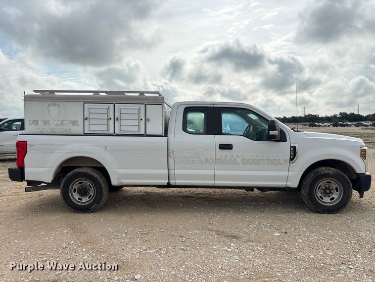 image for item YA3687 2018 Ford F250 Super Duty Ext. Cab pickup truck