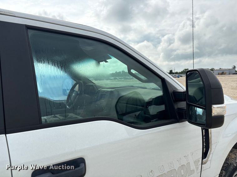 image for item YA3687 2018 Ford F250 Super Duty Ext. Cab pickup truck