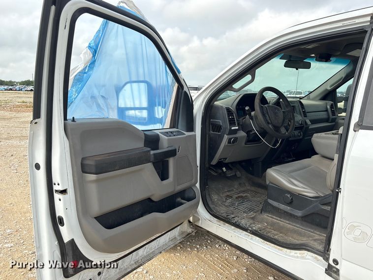 image for item YA3687 2018 Ford F250 Super Duty Ext. Cab pickup truck