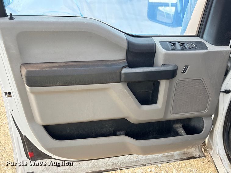 image for item YA3687 2018 Ford F250 Super Duty Ext. Cab pickup truck