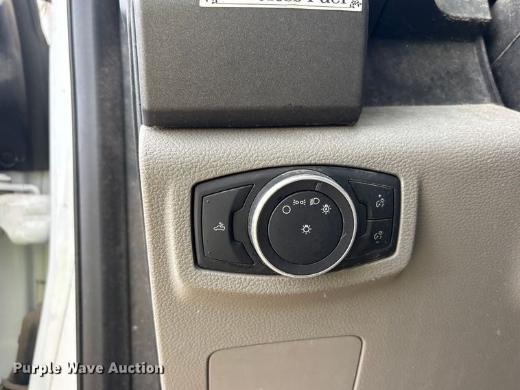 image for item YA3687 2018 Ford F250 Super Duty Ext. Cab pickup truck