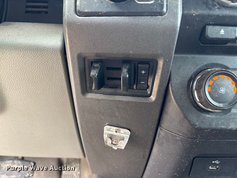 image for item YA3687 2018 Ford F250 Super Duty Ext. Cab pickup truck