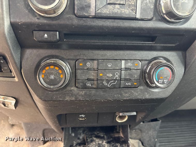image for item YA3687 2018 Ford F250 Super Duty Ext. Cab pickup truck