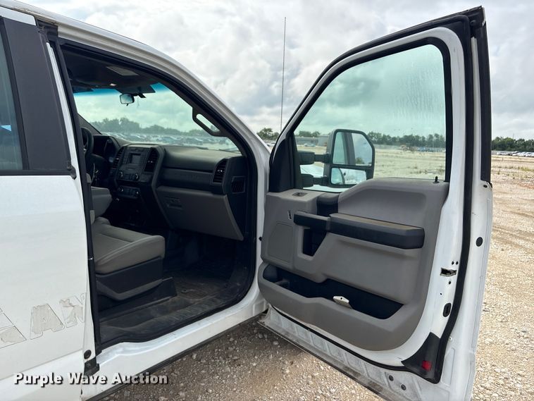 image for item YA3687 2018 Ford F250 Super Duty Ext. Cab pickup truck
