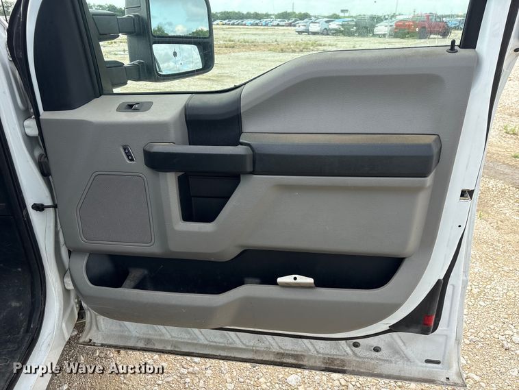 image for item YA3687 2018 Ford F250 Super Duty Ext. Cab pickup truck