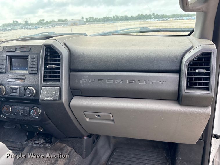 image for item YA3687 2018 Ford F250 Super Duty Ext. Cab pickup truck