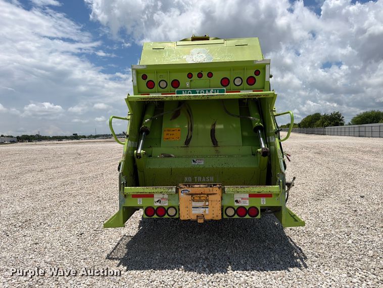 image for item YA3695 2011 Freightliner Business Class M2 refuse truck