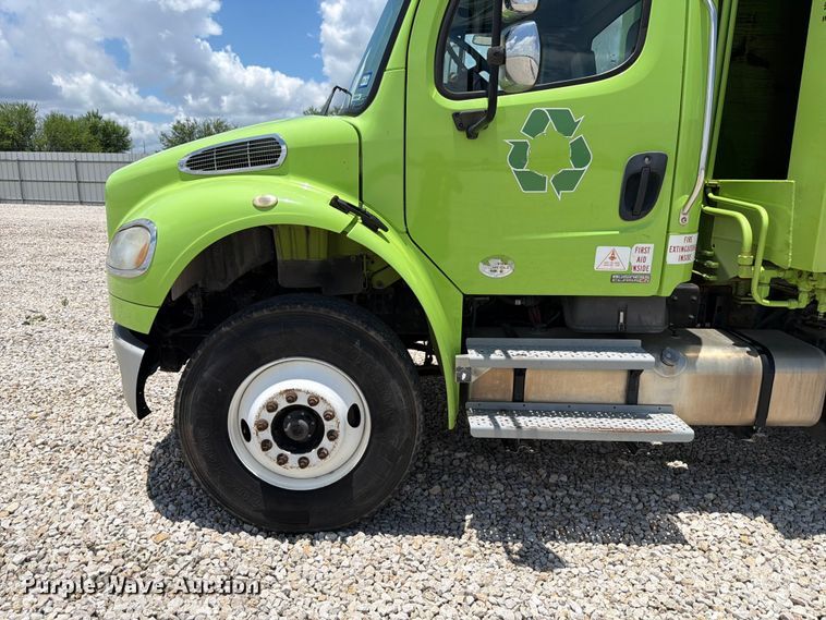 image for item YA3695 2011 Freightliner Business Class M2 refuse truck