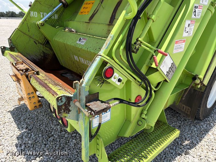 image for item YA3695 2011 Freightliner Business Class M2 refuse truck