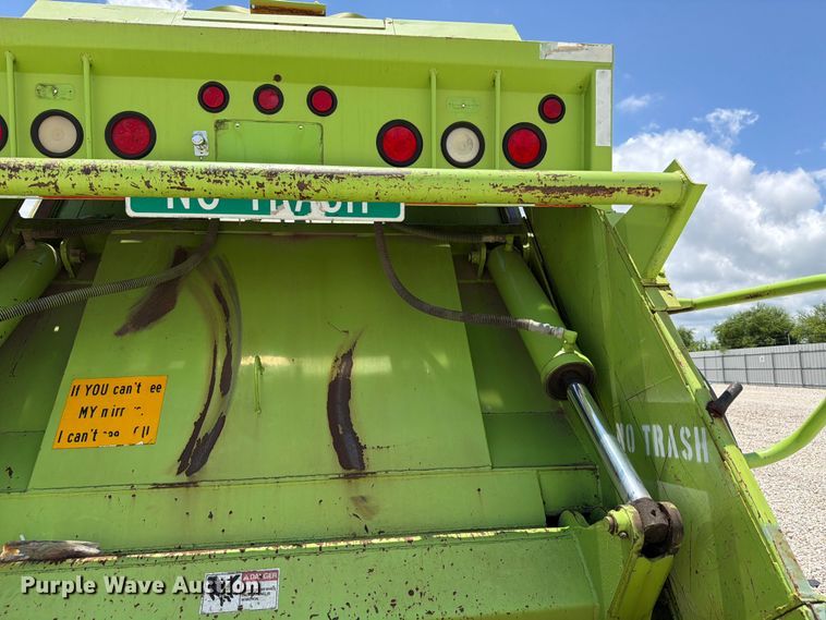 image for item YA3695 2011 Freightliner Business Class M2 refuse truck