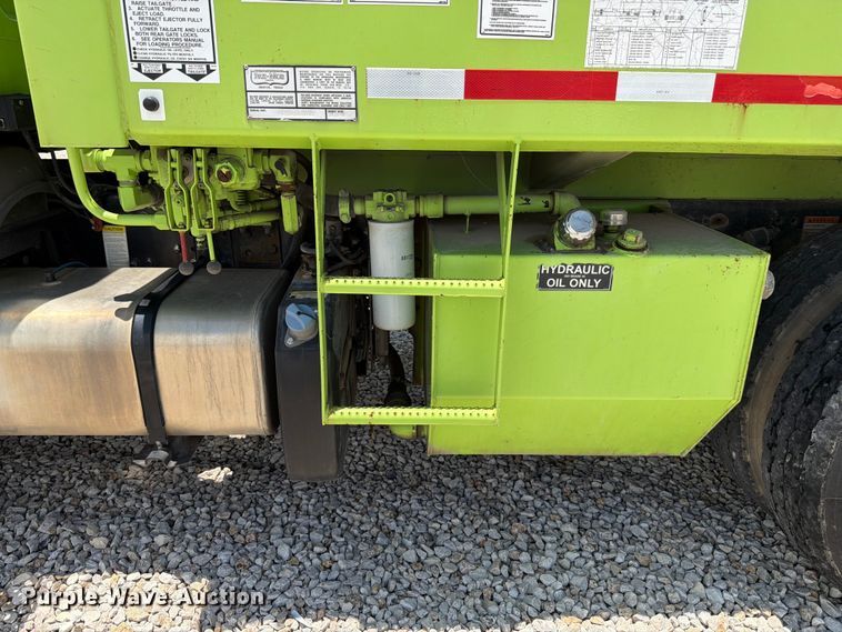 image for item YA3695 2011 Freightliner Business Class M2 refuse truck