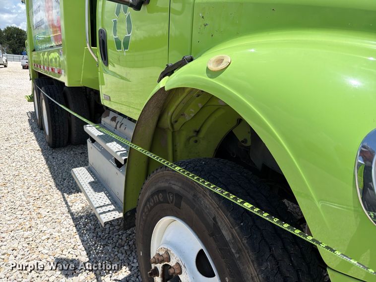 image for item YA3695 2011 Freightliner Business Class M2 refuse truck