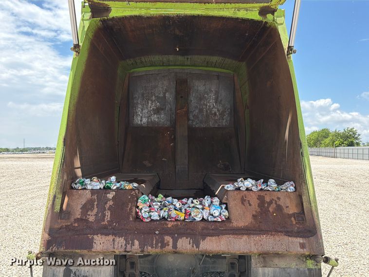 image for item YA3695 2011 Freightliner Business Class M2 refuse truck