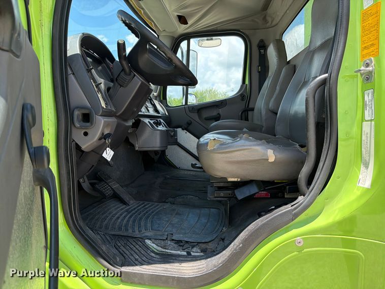 image for item YA3695 2011 Freightliner Business Class M2 refuse truck