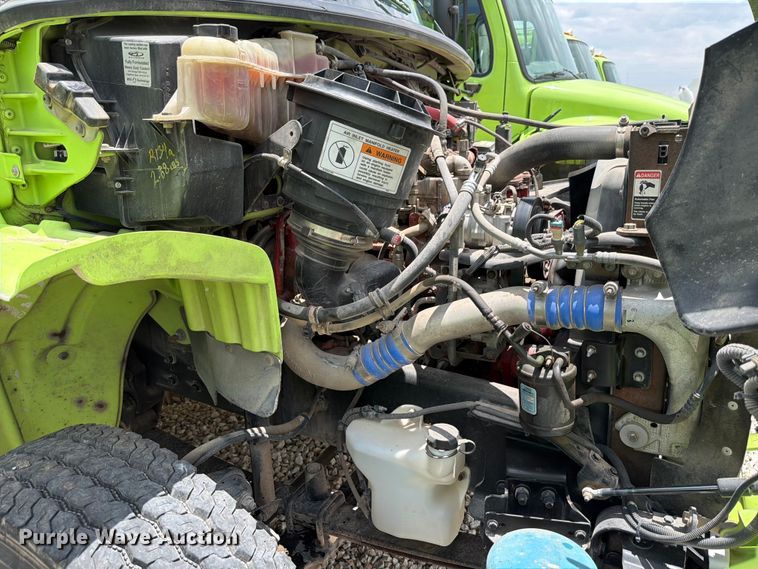 image for item YA3695 2011 Freightliner Business Class M2 refuse truck