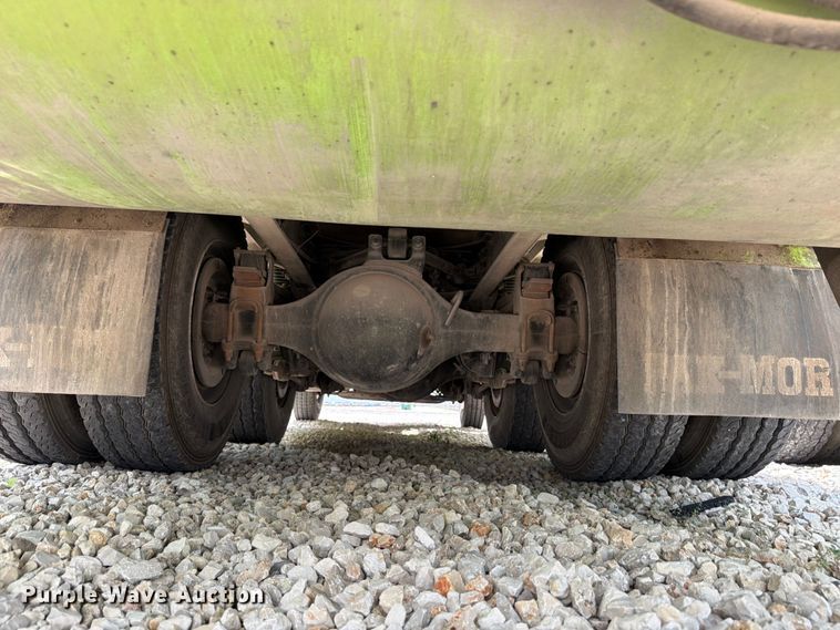 image for item YA3695 2011 Freightliner Business Class M2 refuse truck