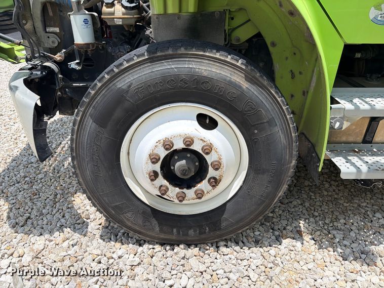 image for item YA3695 2011 Freightliner Business Class M2 refuse truck