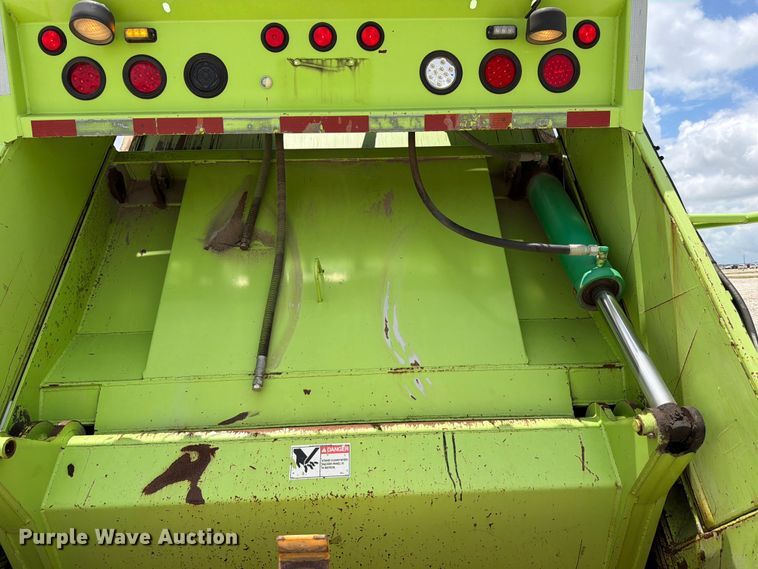 image for item YA3696 2012 Freightliner Business Class M2 refuse trailer