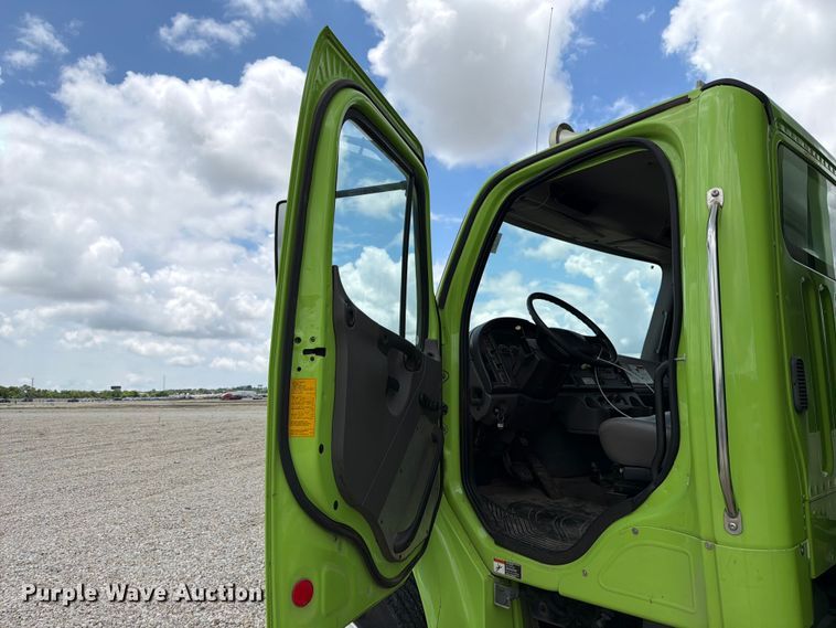image for item YA3696 2012 Freightliner Business Class M2 refuse trailer