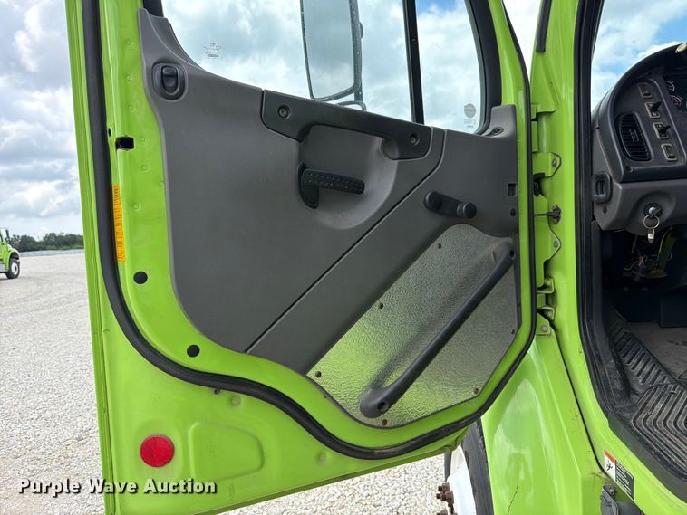 image for item YA3696 2012 Freightliner Business Class M2 refuse trailer