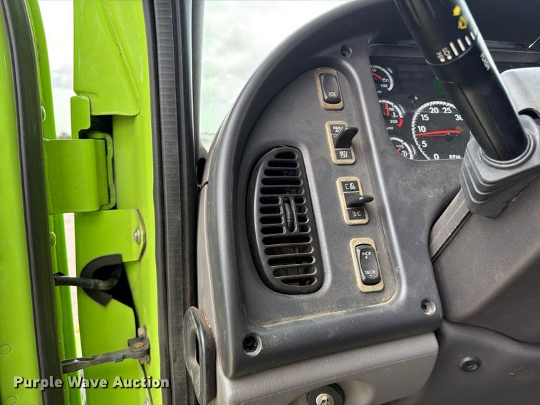 image for item YA3696 2012 Freightliner Business Class M2 refuse trailer