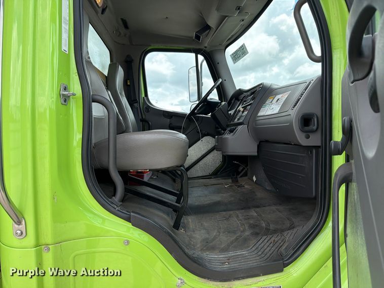 image for item YA3696 2012 Freightliner Business Class M2 refuse trailer