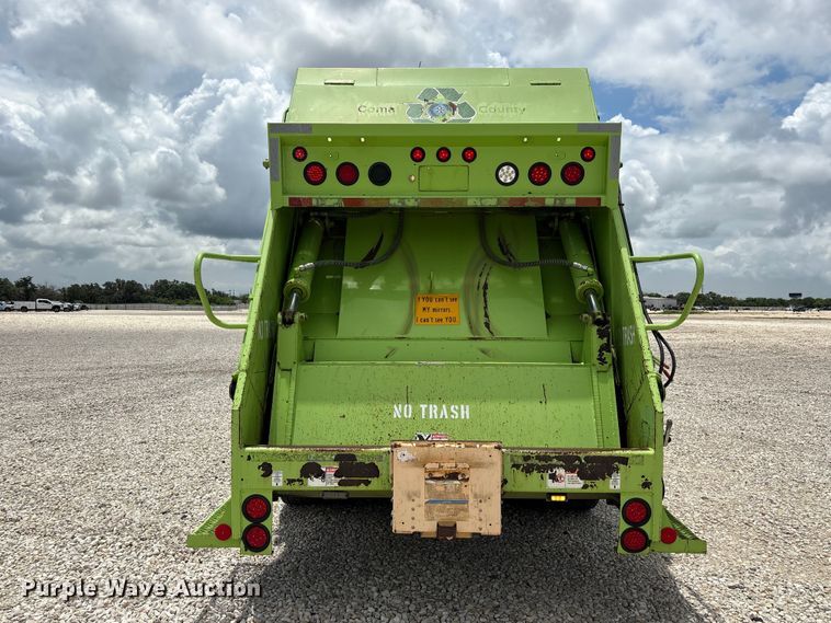 image for item YA3697 2016 Freightliner Business Class M2 refuse truck