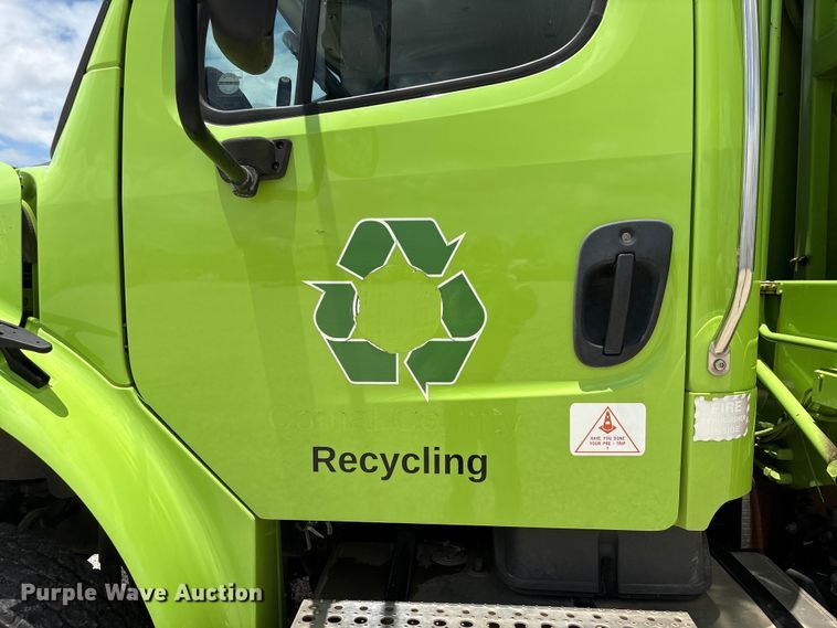 image for item YA3697 2016 Freightliner Business Class M2 refuse truck