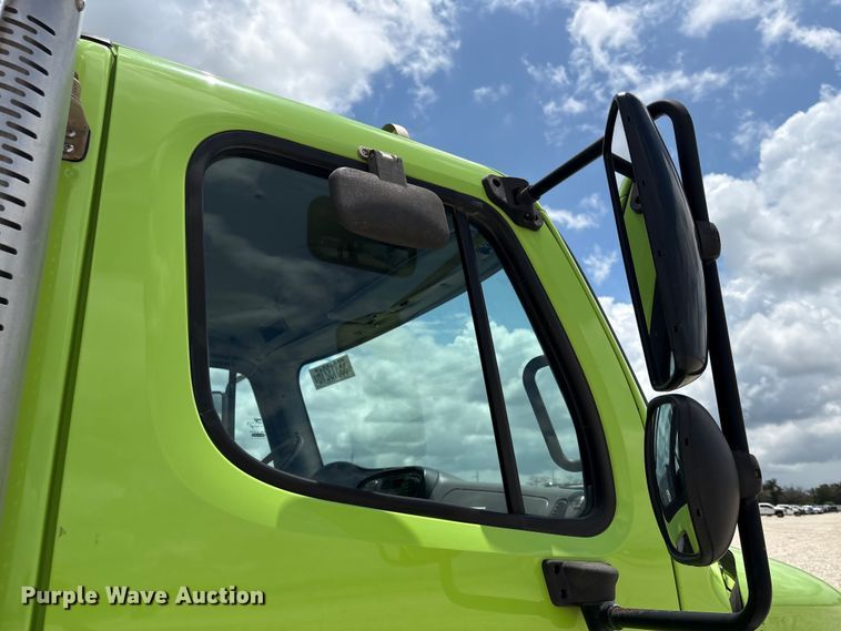 image for item YA3697 2016 Freightliner Business Class M2 refuse truck
