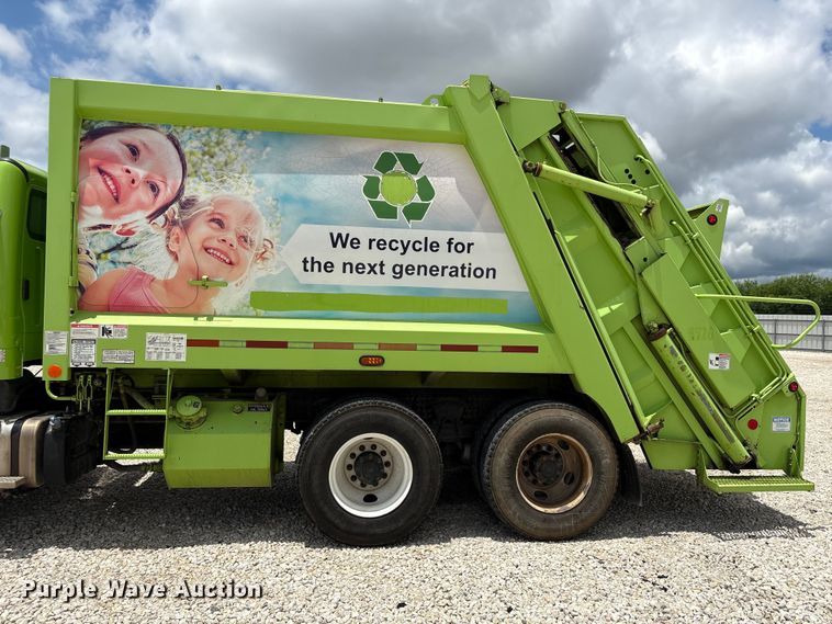 image for item YA3697 2016 Freightliner Business Class M2 refuse truck