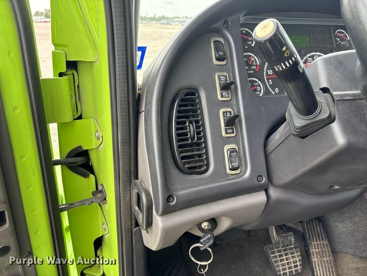image for item YA3697 2016 Freightliner Business Class M2 refuse truck