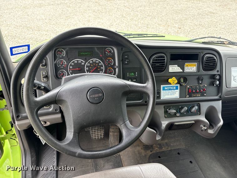 image for item YA3697 2016 Freightliner Business Class M2 refuse truck