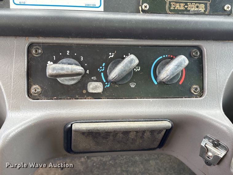 image for item YA3697 2016 Freightliner Business Class M2 refuse truck