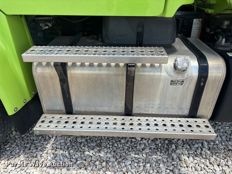 image for item YA3698 2016 Freightliner Business Class M2 refuse truck