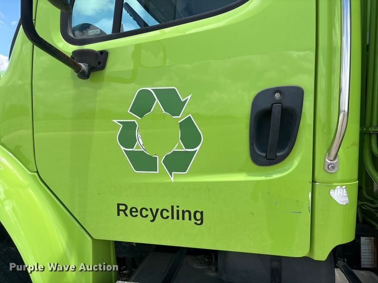 image for item YA3698 2016 Freightliner Business Class M2 refuse truck
