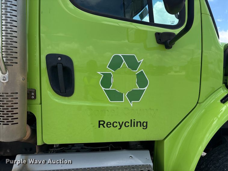 image for item YA3698 2016 Freightliner Business Class M2 refuse truck