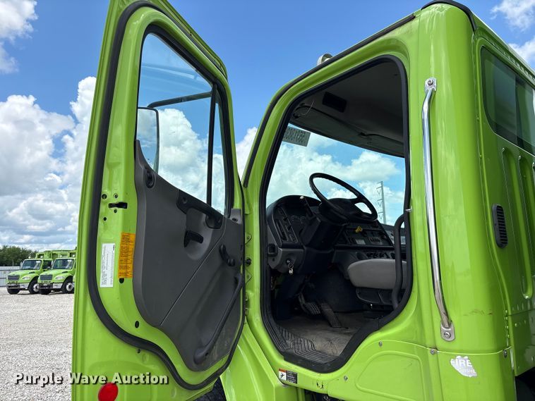 image for item YA3698 2016 Freightliner Business Class M2 refuse truck