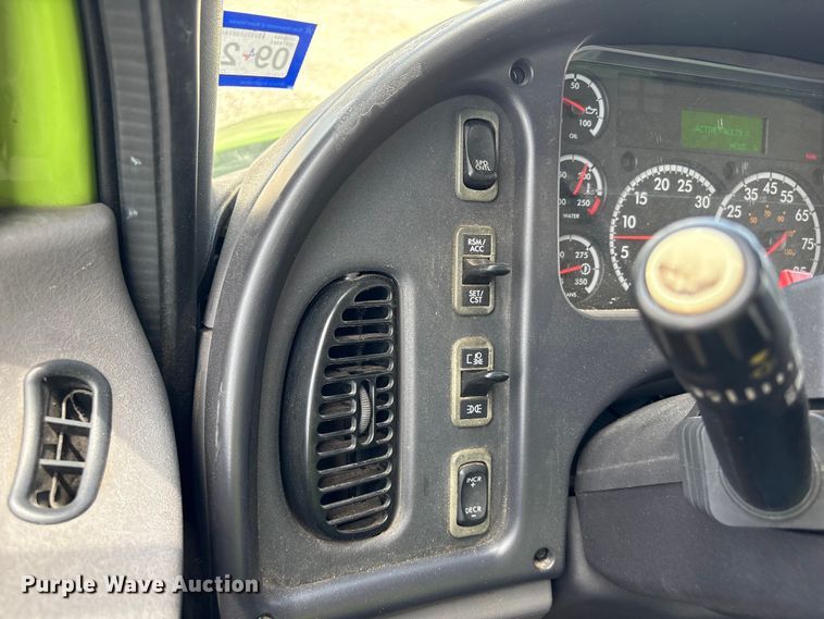image for item YA3698 2016 Freightliner Business Class M2 refuse truck