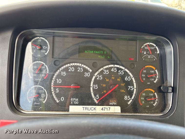 image for item YA3698 2016 Freightliner Business Class M2 refuse truck