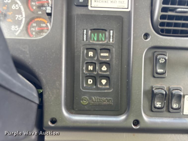 image for item YA3698 2016 Freightliner Business Class M2 refuse truck