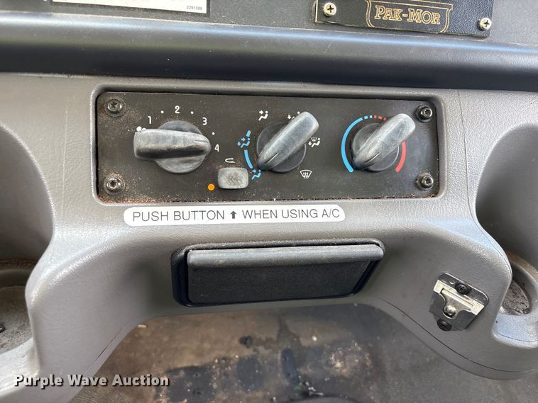 image for item YA3698 2016 Freightliner Business Class M2 refuse truck