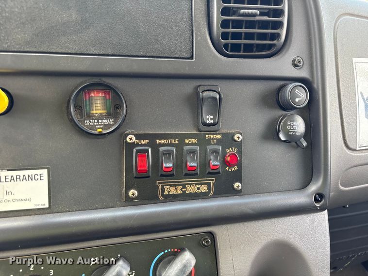 image for item YA3698 2016 Freightliner Business Class M2 refuse truck