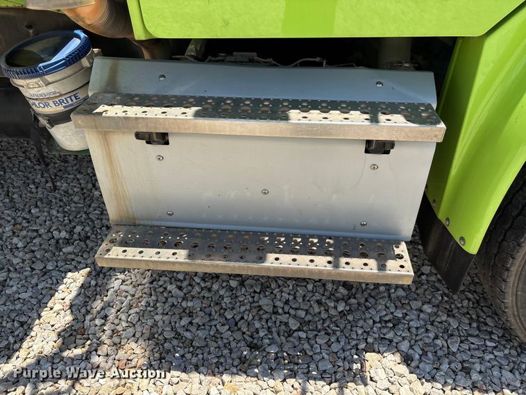 image for item YA3699 2016 Freightliner M2 refuse truck